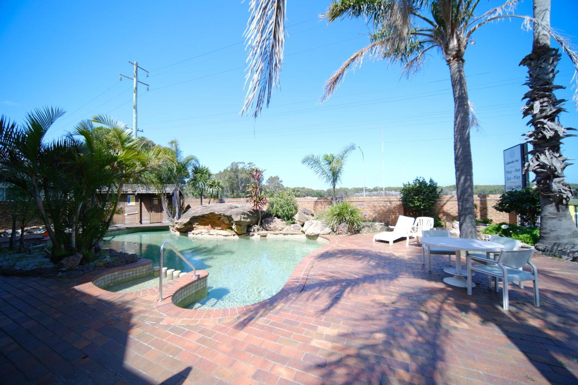 Lakeside Inn Wollongong Primbee Exterior photo